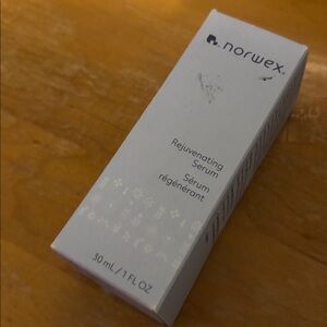 Norwex Rejuvenating Serum - White